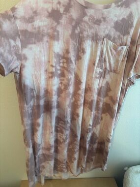 Tie-Dye stars above night gown moo moo gown size extra large in Mauve and Cream